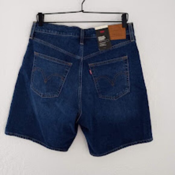 NWT Levi's Ribcage Bermuda Shorts Size 31 Medium Wash - Picture 2 of 10